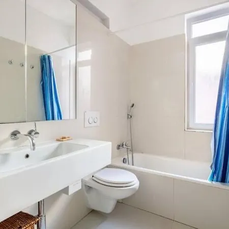 Guestready - Modern Near Alcantara Scenic View Apartment Lissabon