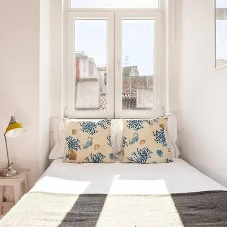 Guestready - Modern Near Alcântara Scenic View Appartement Lisboa